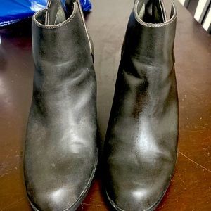 Boots Black and Grey. Used small zipper and back